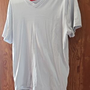 Old Navy Men's Light Gray V-Neck Tee
